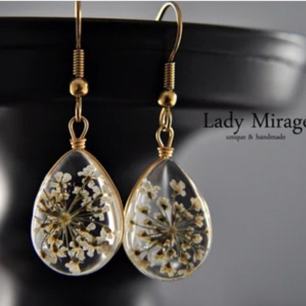 Pressed Flower Teardrop Dangle Earrings Gold Tone Cottagecore Botanical 💖2/$30